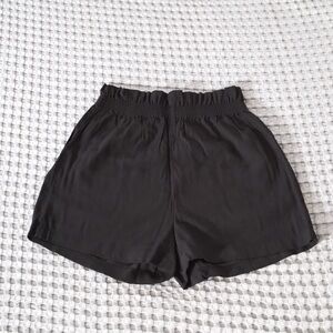 H&M Women’s Black Elastic Waistband Athletic Running Shorts - Size 4